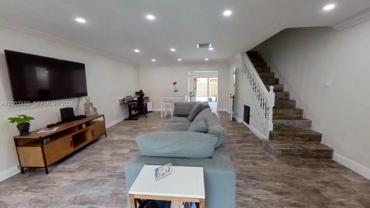 13731 SW 84th St # 11, Miami FL 33183