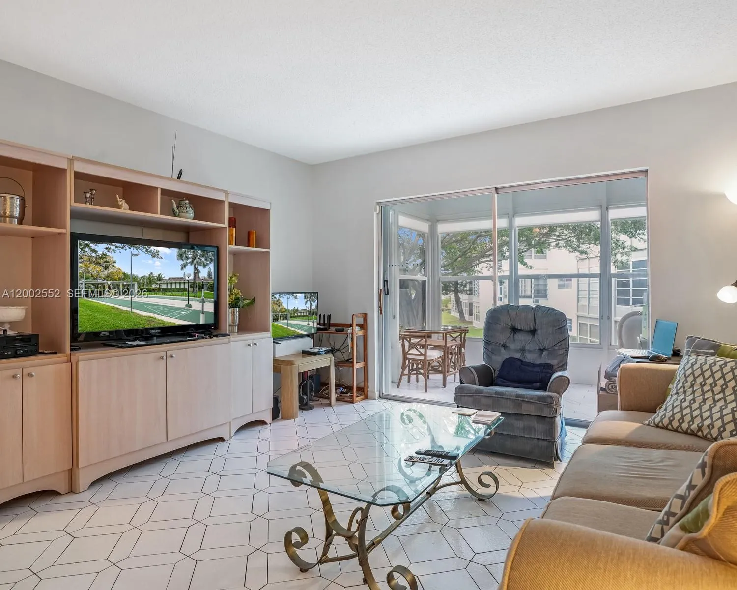 4806 NW 36th St # 515, Lauderdale Lakes FL 33319