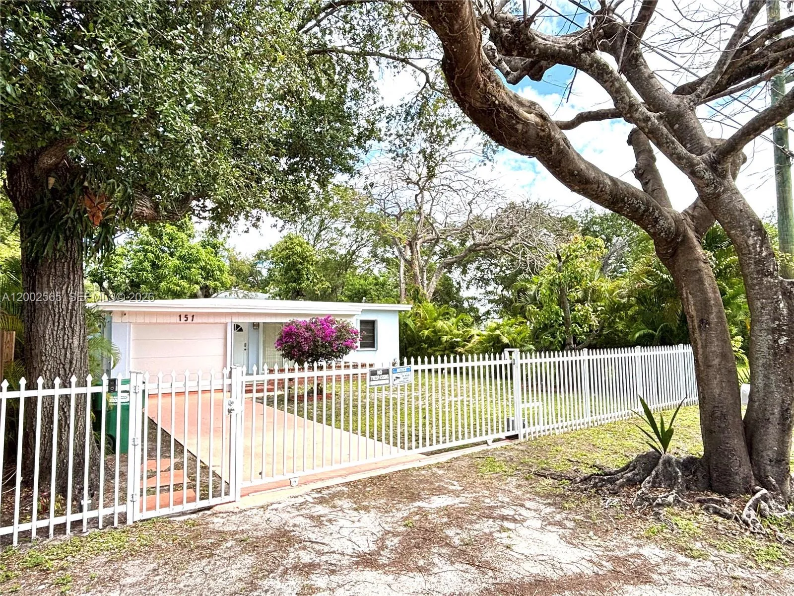 151 NW 165th St, Miami FL 33169