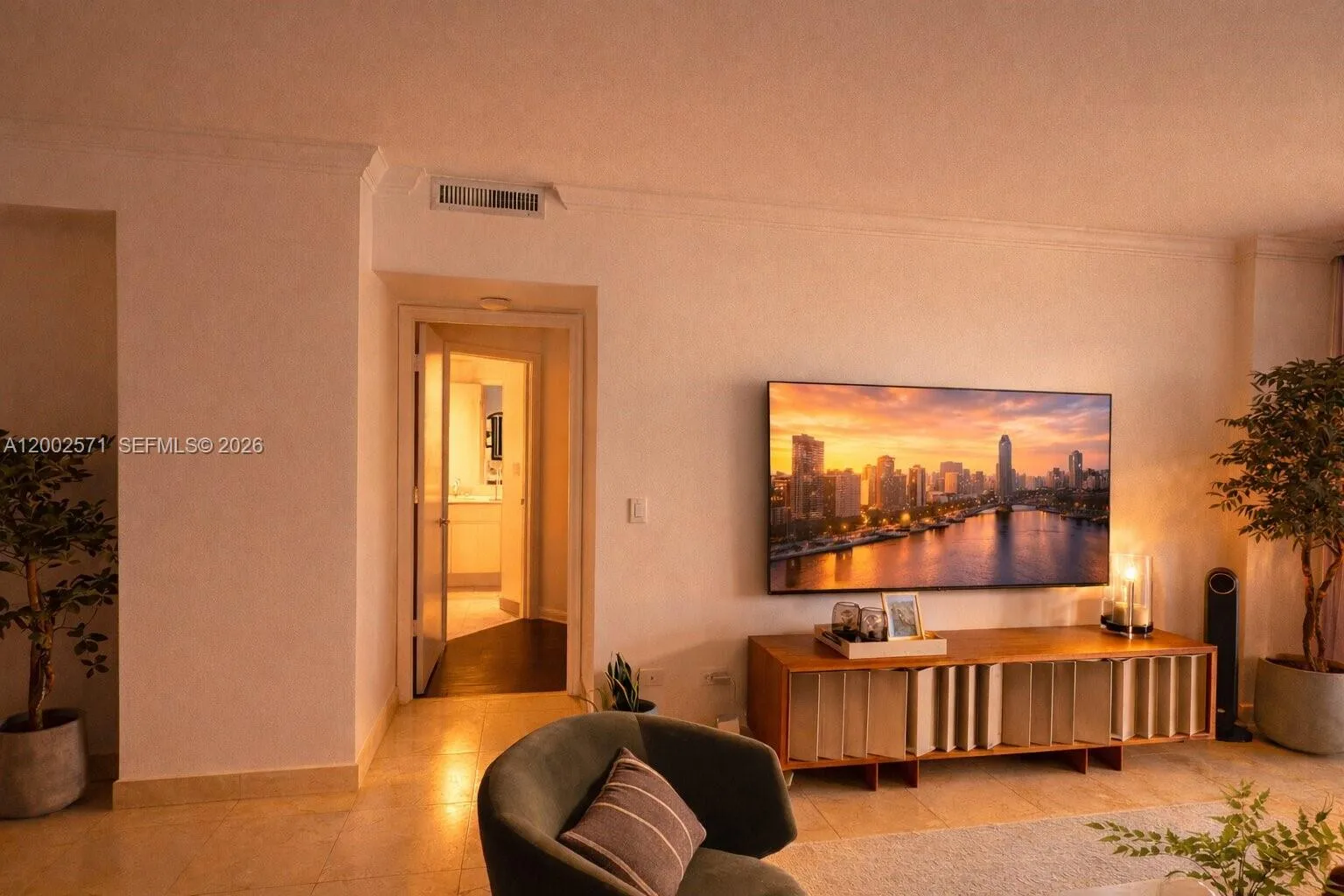 848 Brickell Key Dr # 905, Miami FL 33131