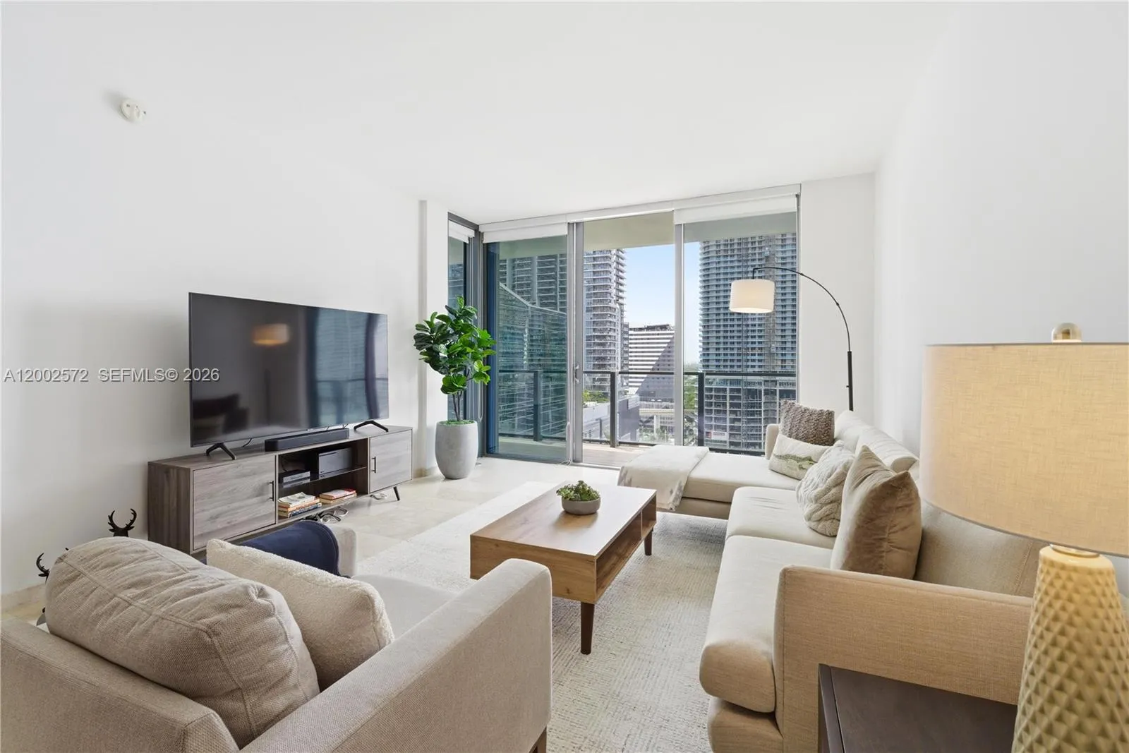 68 SE 6th St # 1106, Miami FL 33131