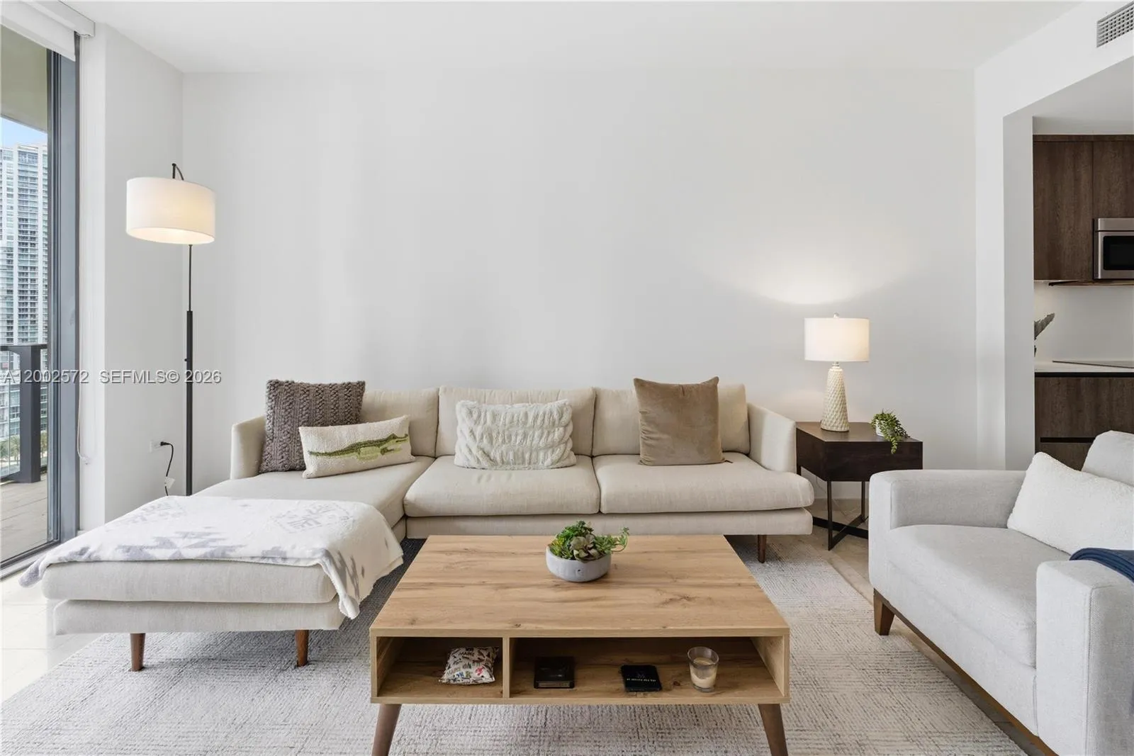 68 SE 6th St # 1106, Miami FL 33131