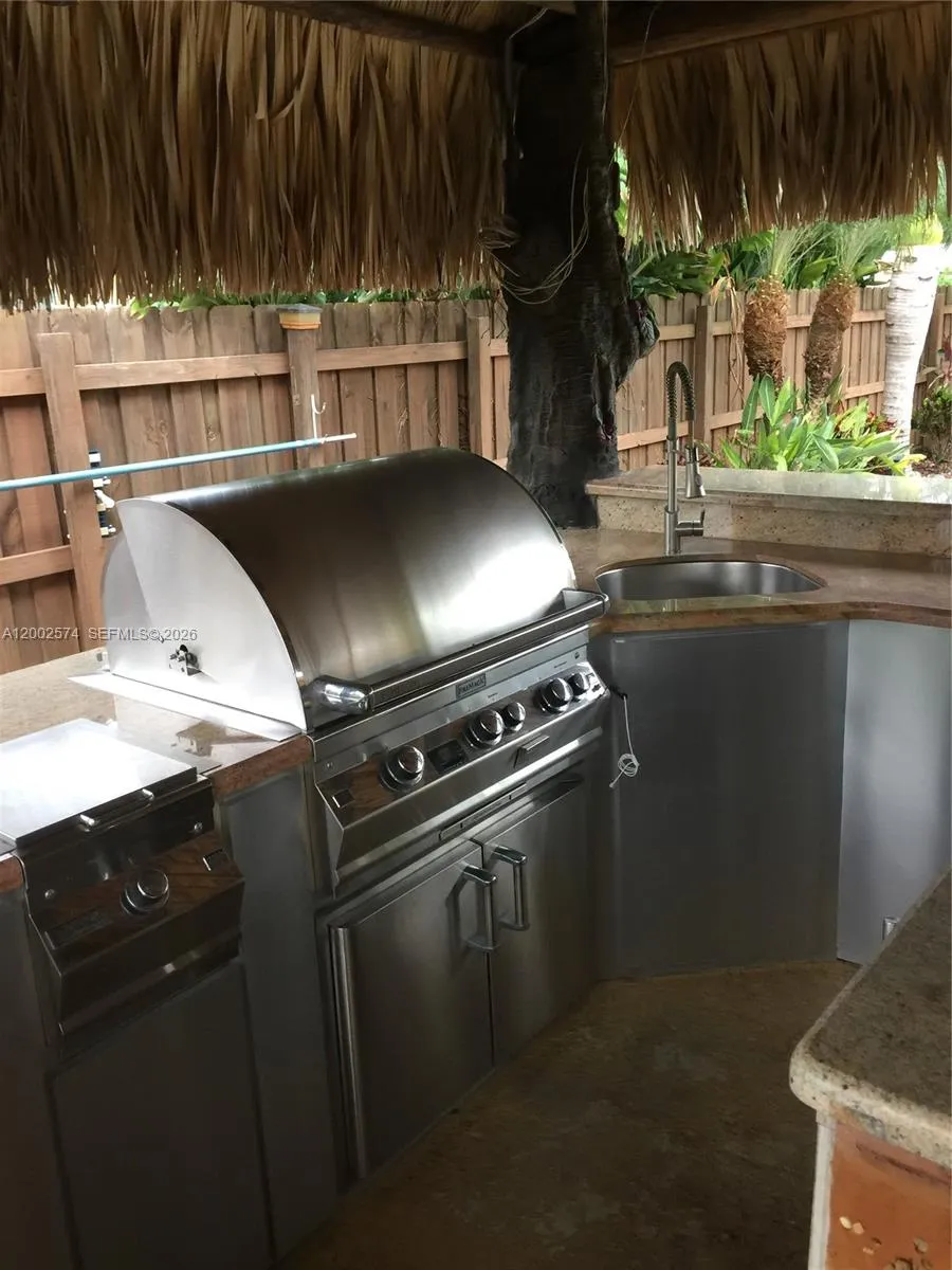 9837 SW 194th St, Cutler Bay FL 33157