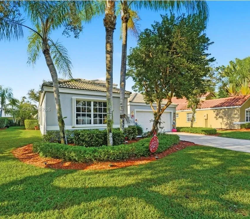 2019 Cove Ln, Weston FL 33326