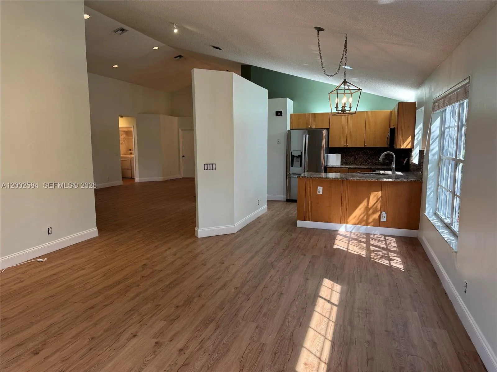 2019 Cove Ln, Weston FL 33326