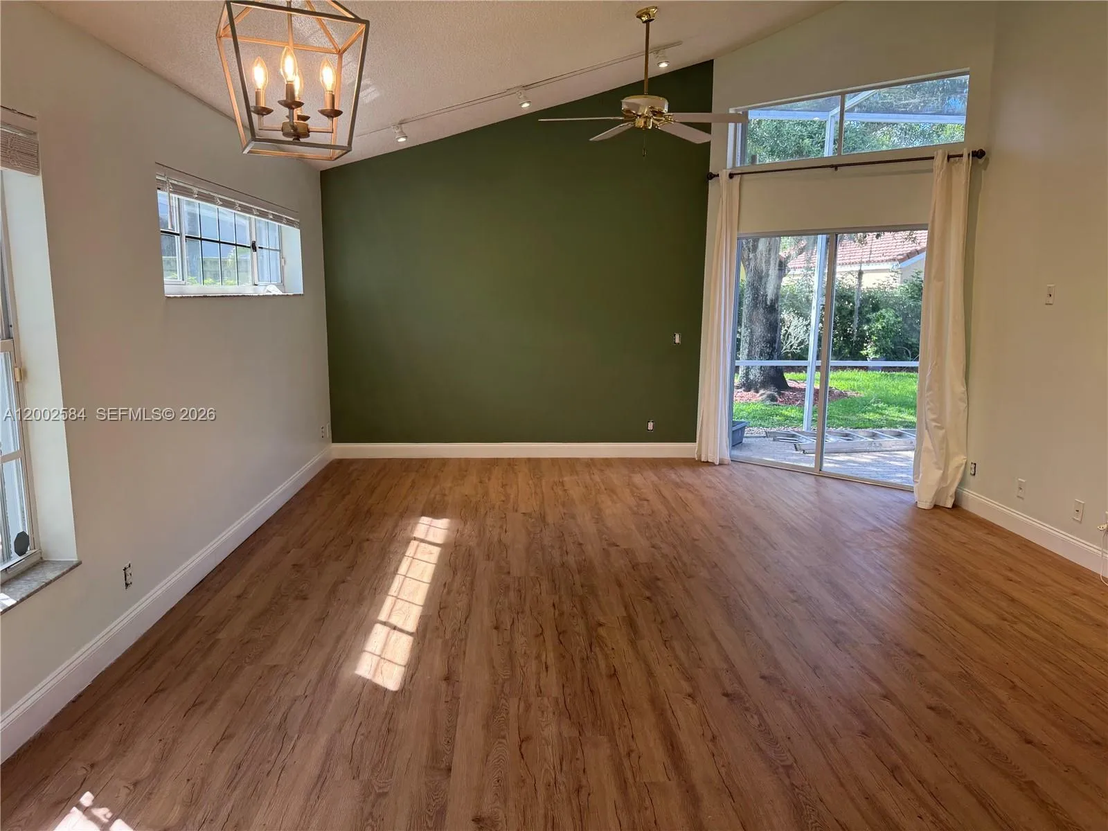 2019 Cove Ln, Weston FL 33326