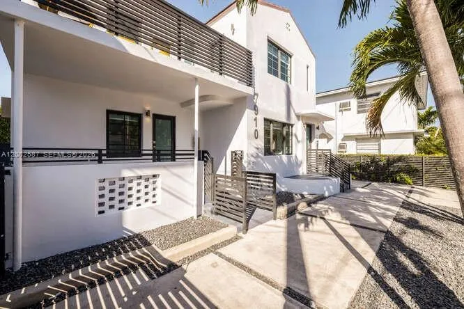 7910 Byron Ave, Miami Beach FL 33141