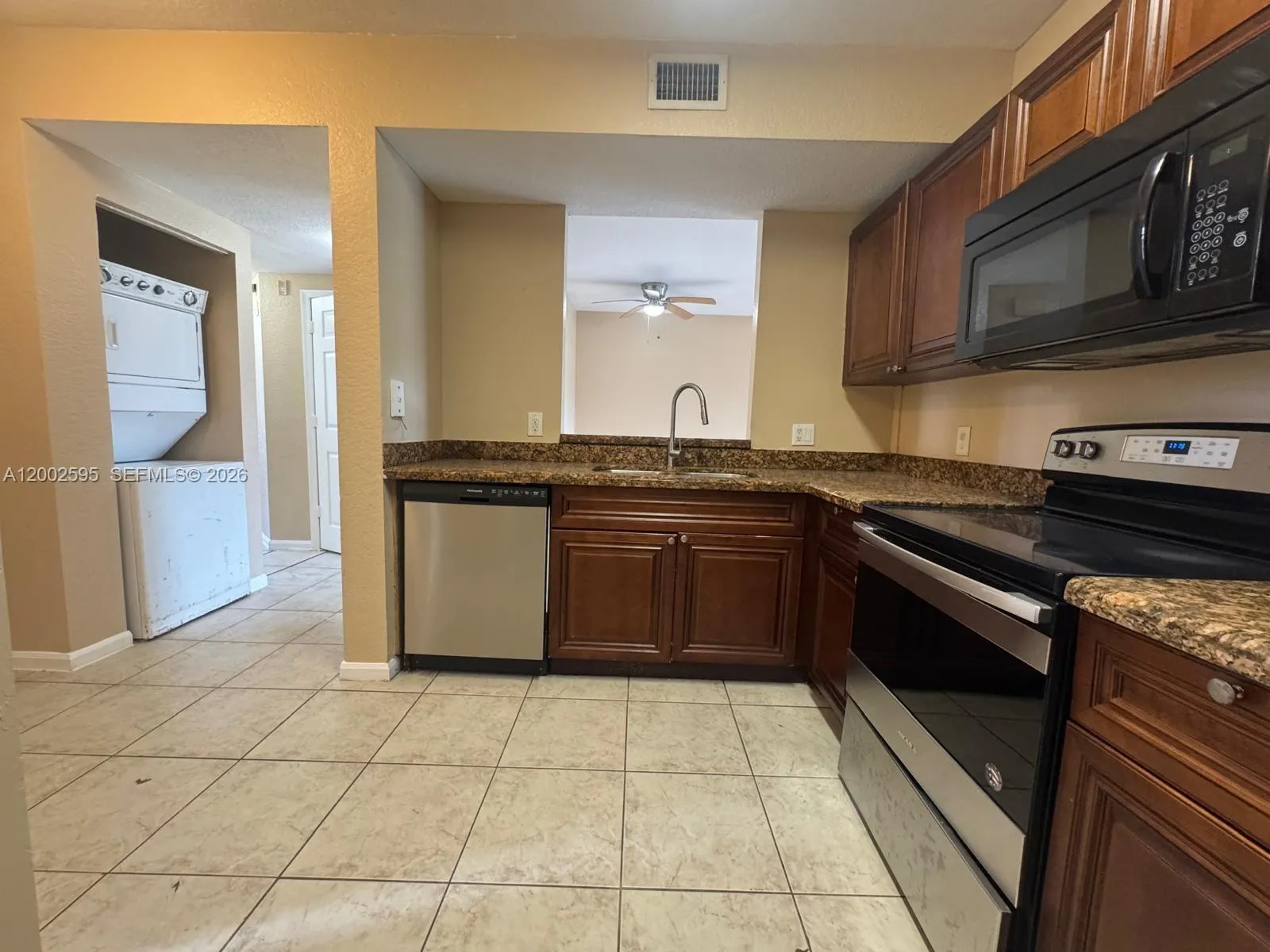 1133 Golden Lakes Blvd # 813, West Palm Beach FL 33411