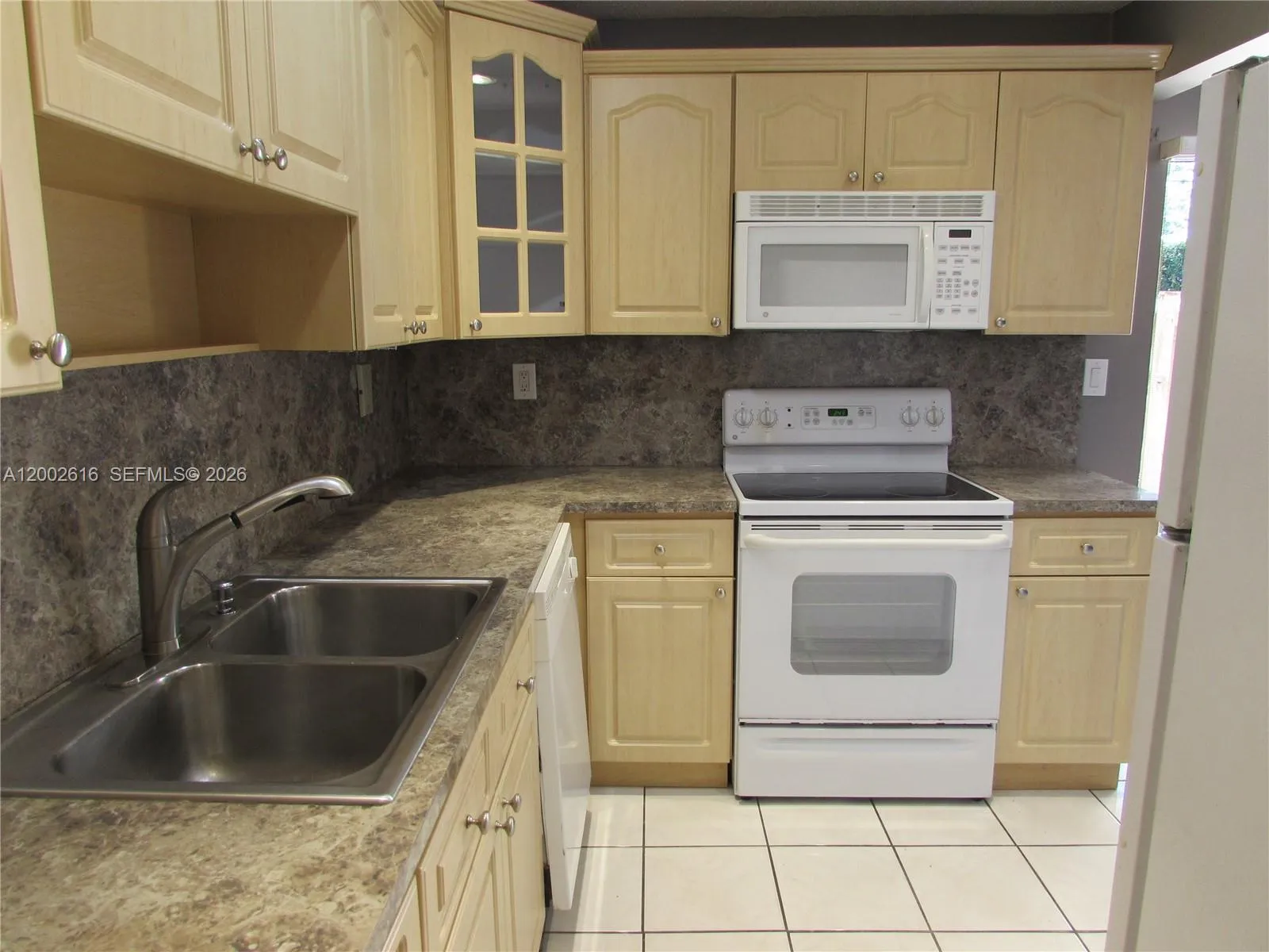 5555 Ludlam Rd # 23, South Miami FL 33155