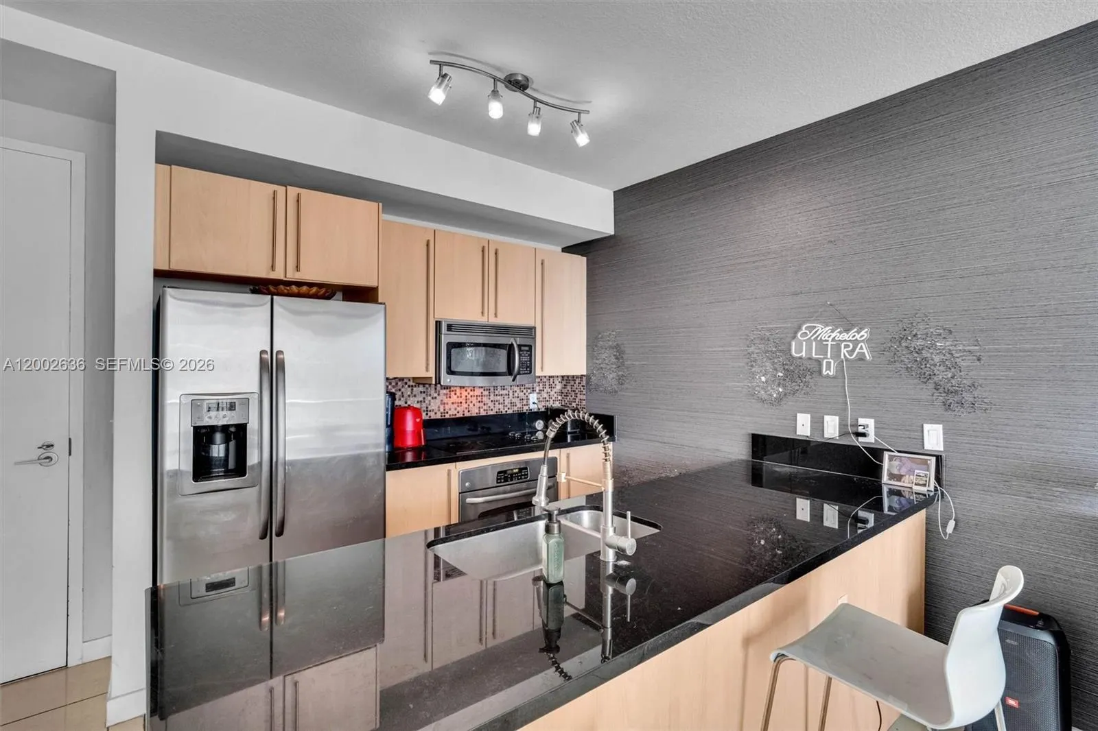 79 SW 12th St # 1605, Miami FL 33130