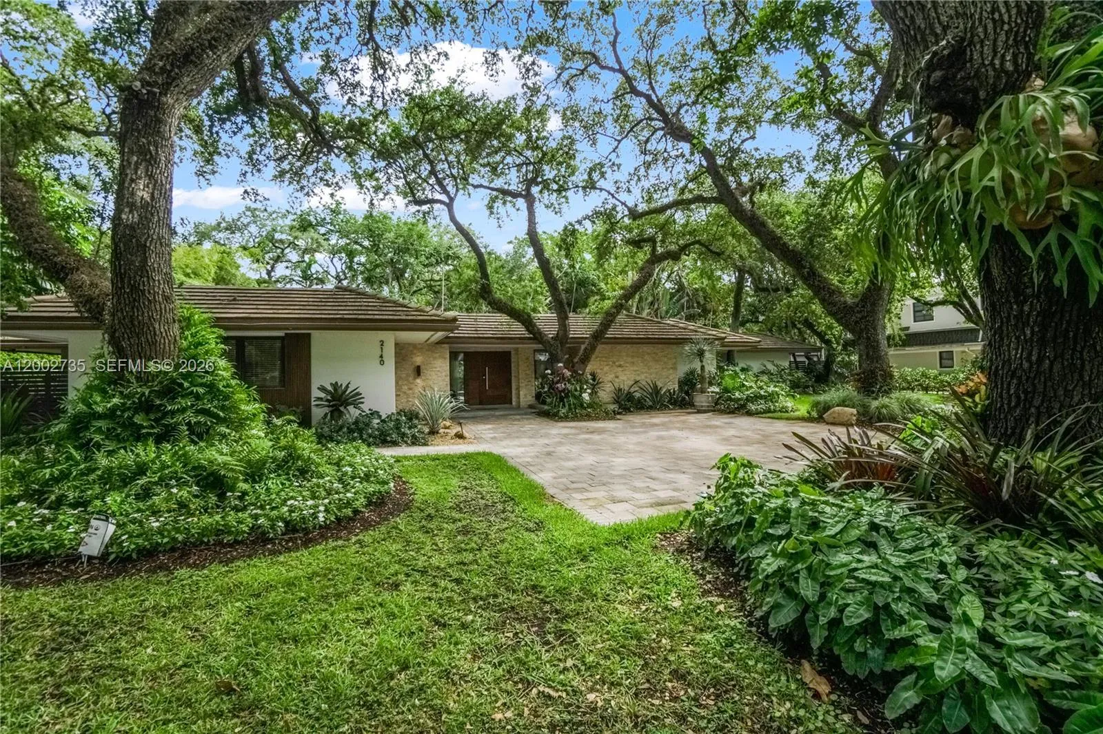 5 bedroom 4 bath for sale at 2140 NE 190th Ter, Miami FL 33179