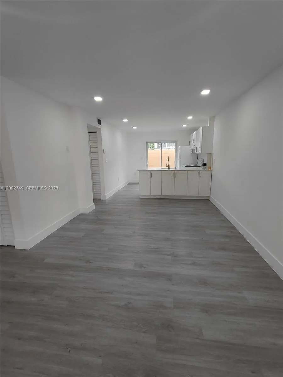 5435 W 24th Ave # 14, Hialeah FL 33016