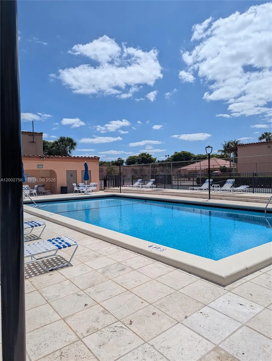 7160 Fairway Dr # J18, Miami Lakes FL 33014