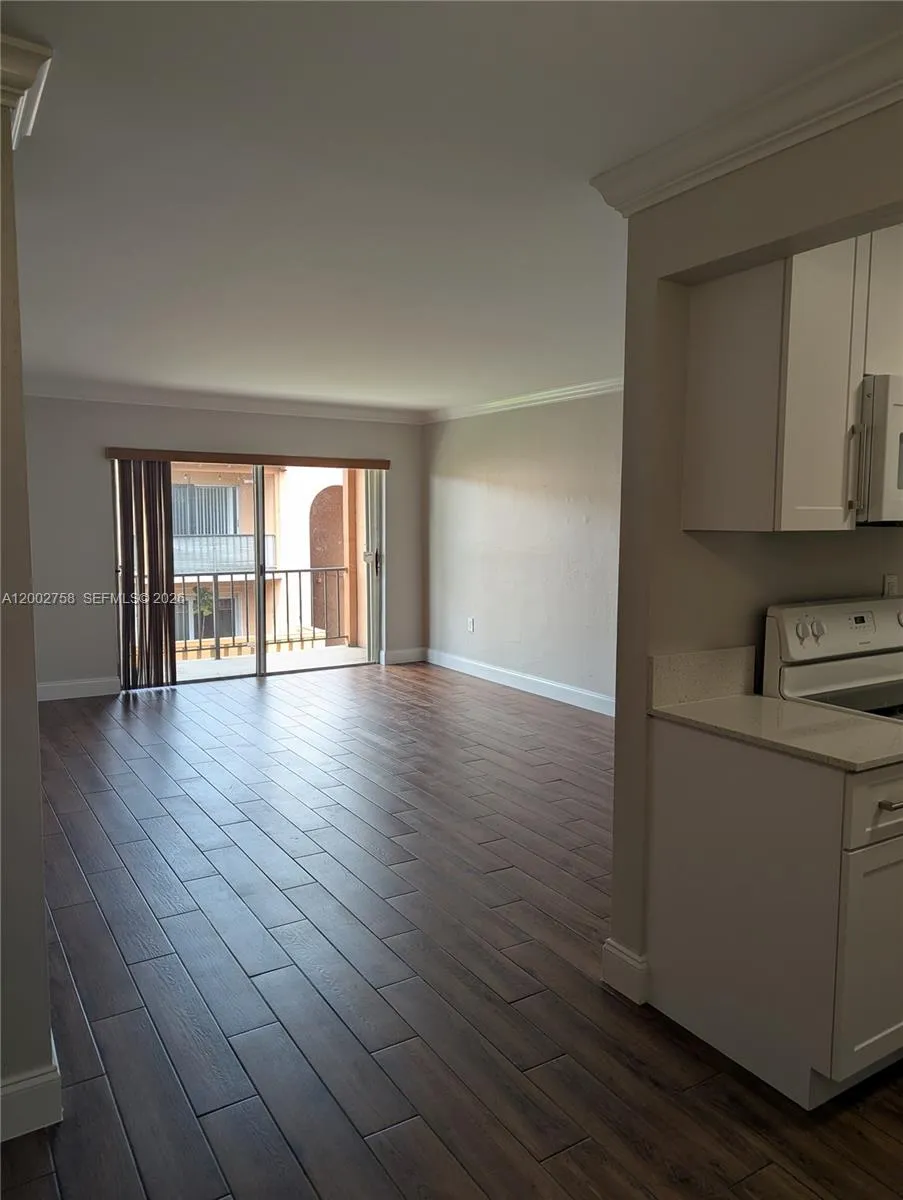 7160 Fairway Dr # J18, Miami Lakes FL 33014