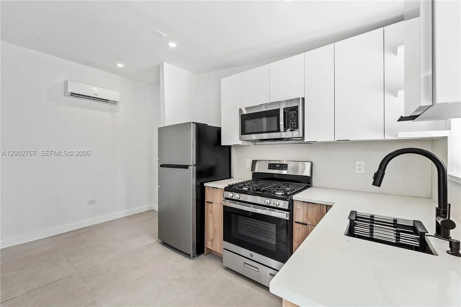 3040 NW 93rd St, Miami FL 33147