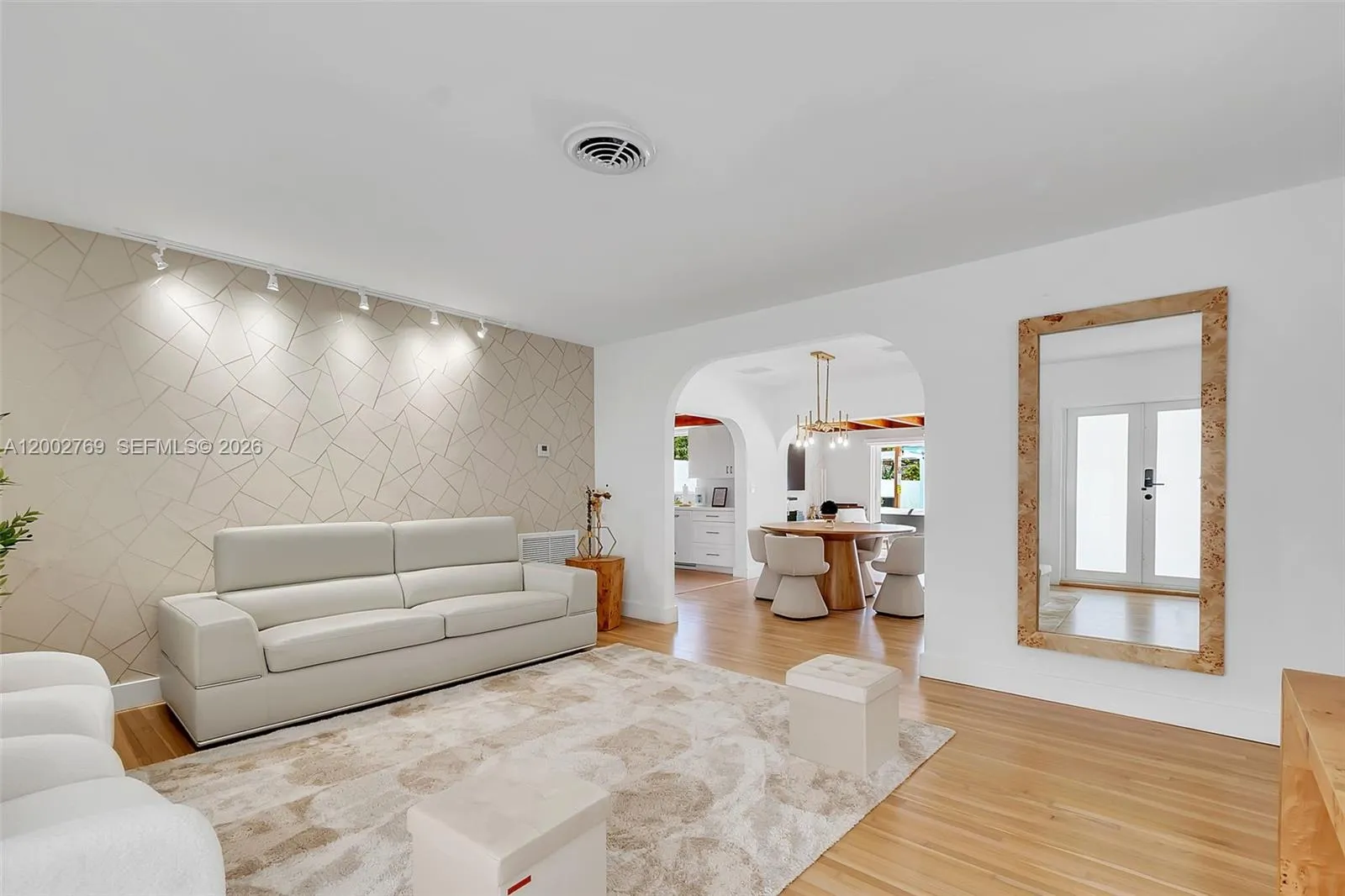 301 SW 30th Ct, Miami FL 33135