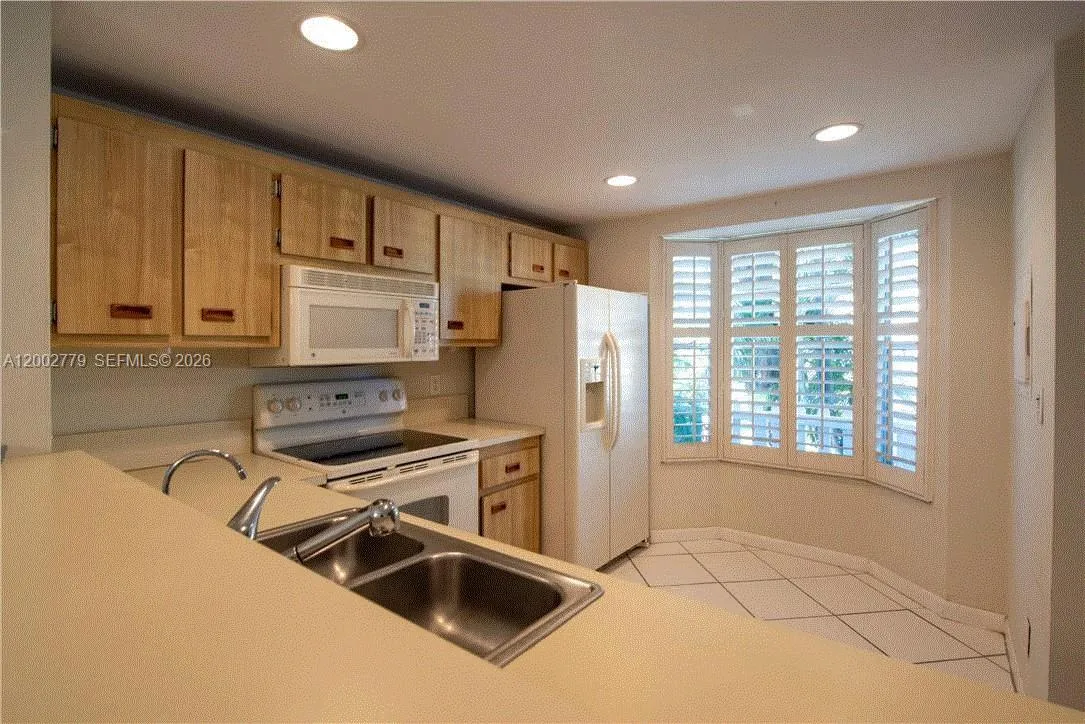 81 SW 3rd St # 81, Pompano Beach FL 33060