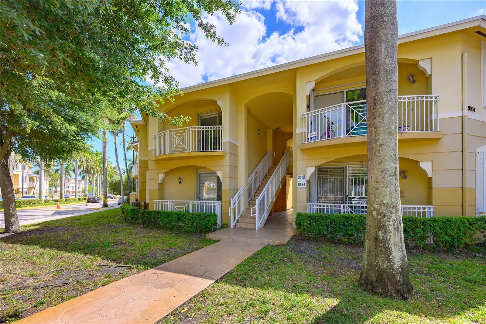 8964 W Flagler St # 206, Miami FL 33174