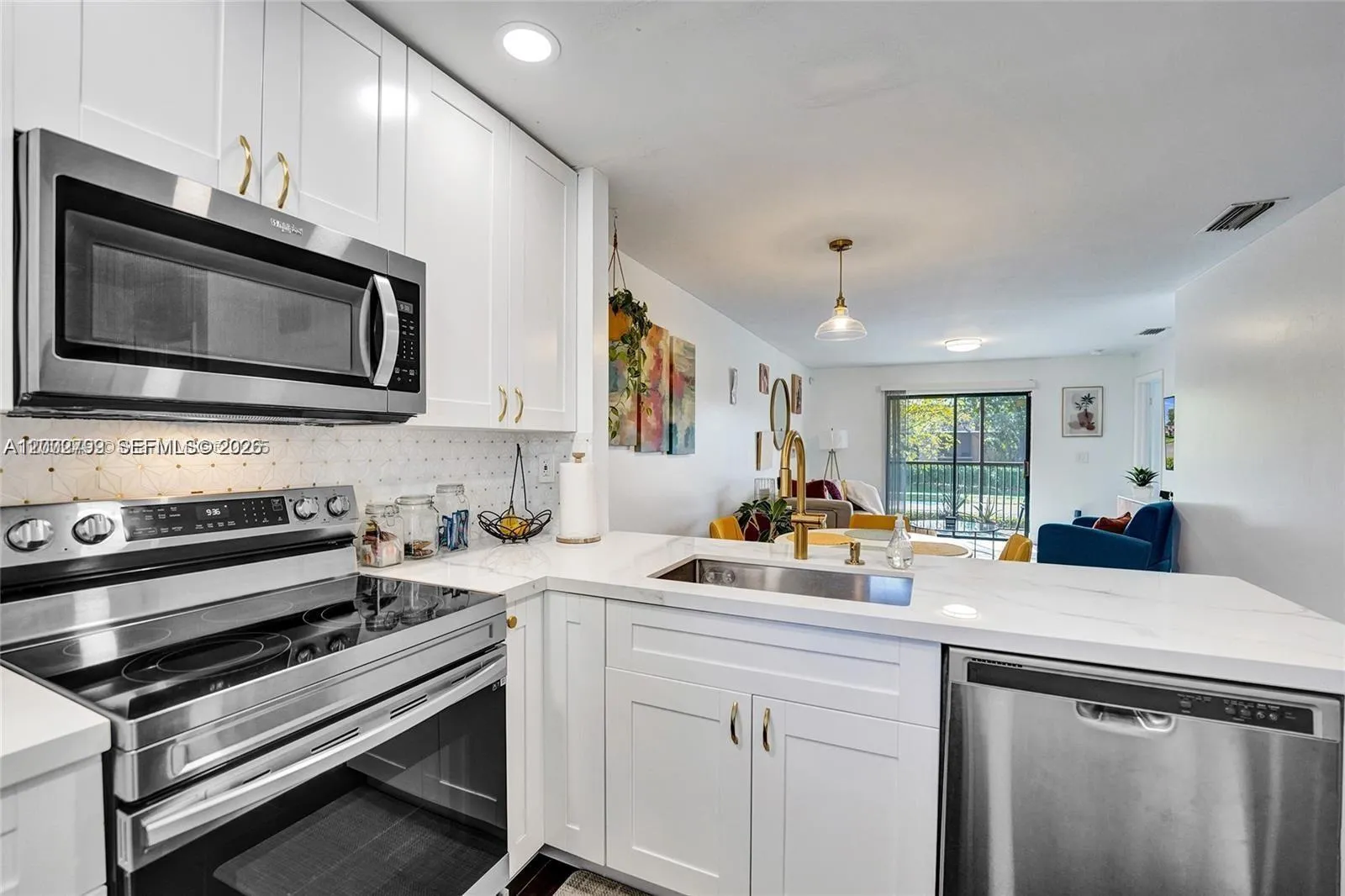 10468 NW 10th St # 204, Pembroke Pines FL 33026