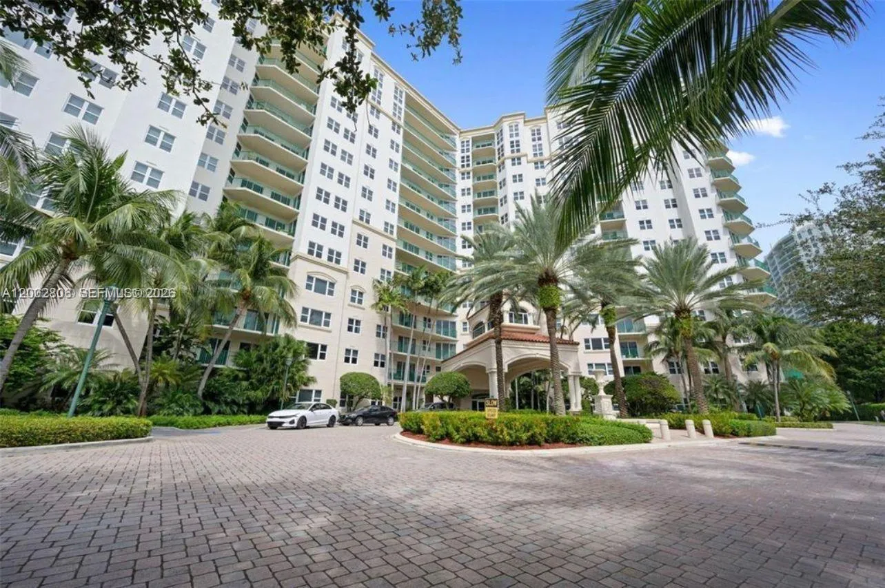 20000 E Country Club Dr # 906, Aventura FL 33180