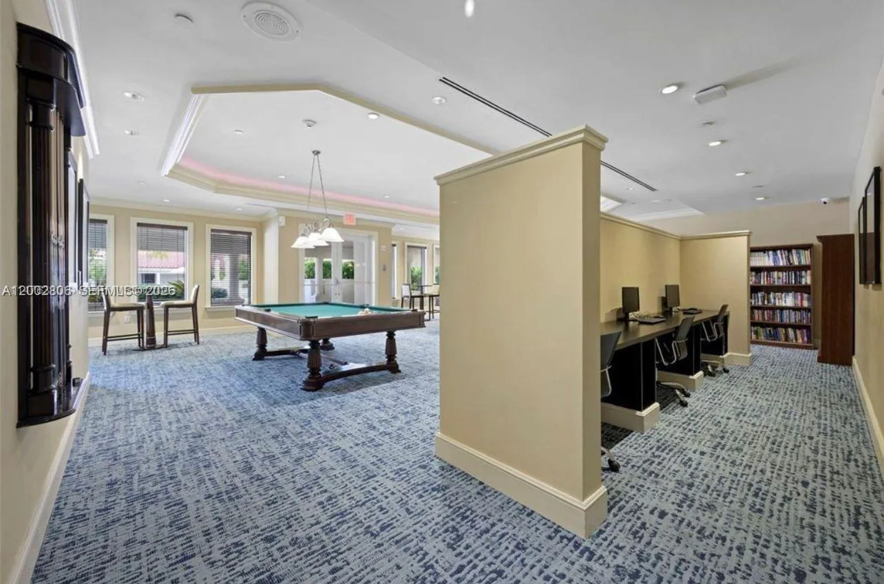 20000 E Country Club Dr # 906, Aventura FL 33180