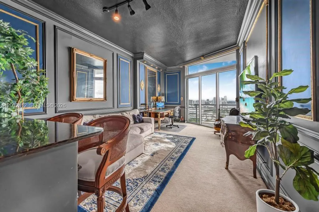 335 S Biscayne Blvd # 02, Miami FL 33131