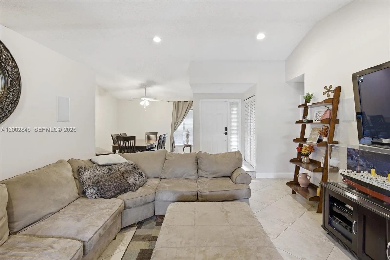 921 Monticello Ave, Davie FL 33325