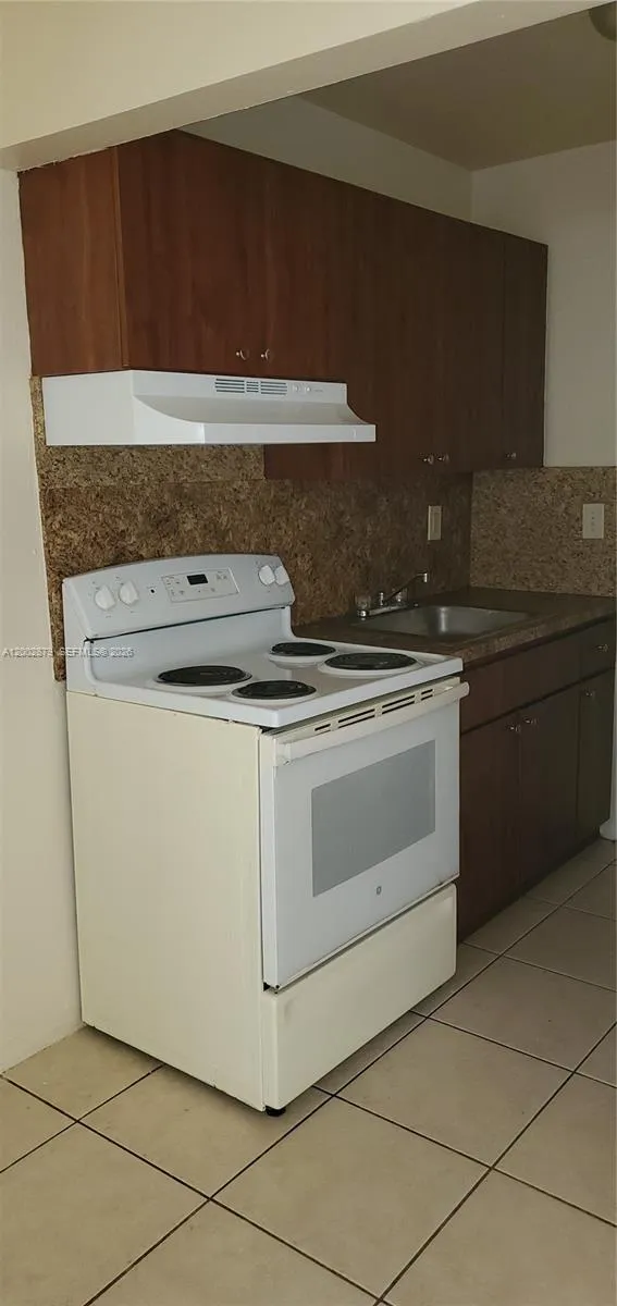 2230 Madison St # 14, Hollywood FL 33020