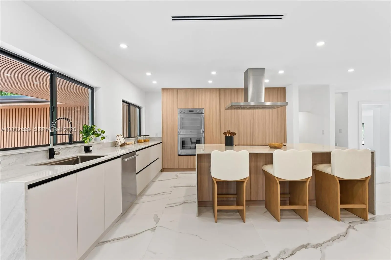 19731 NE 24th Ave, Miami FL 33180