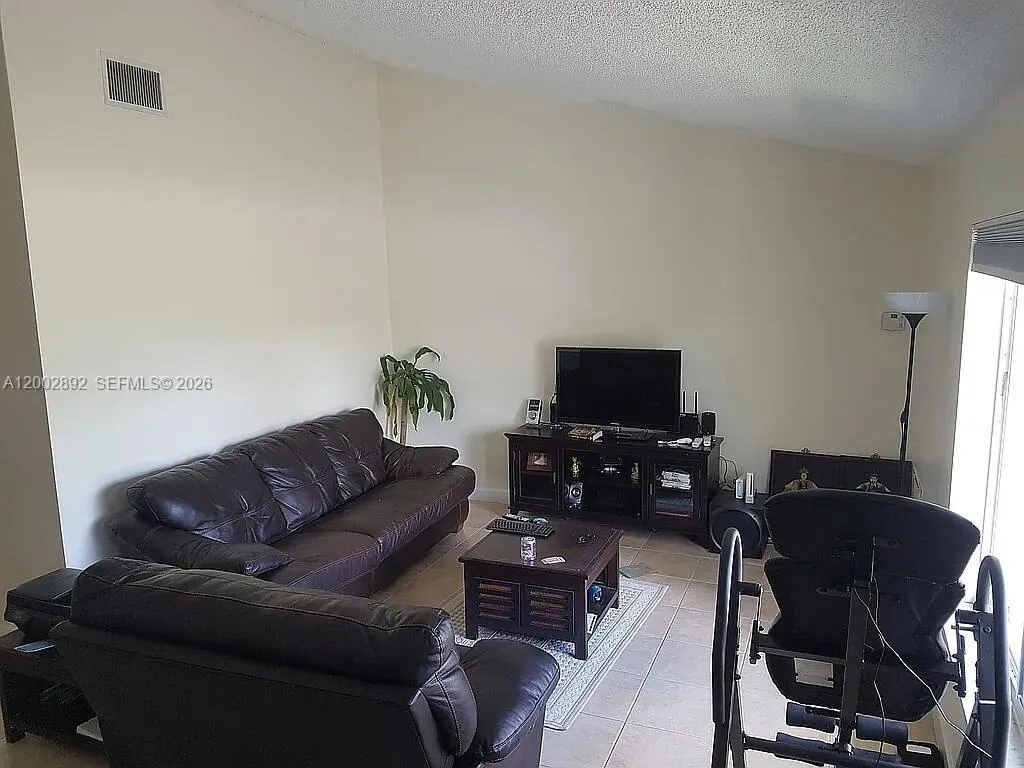 12011 NW 33rd St, Sunrise FL 33323