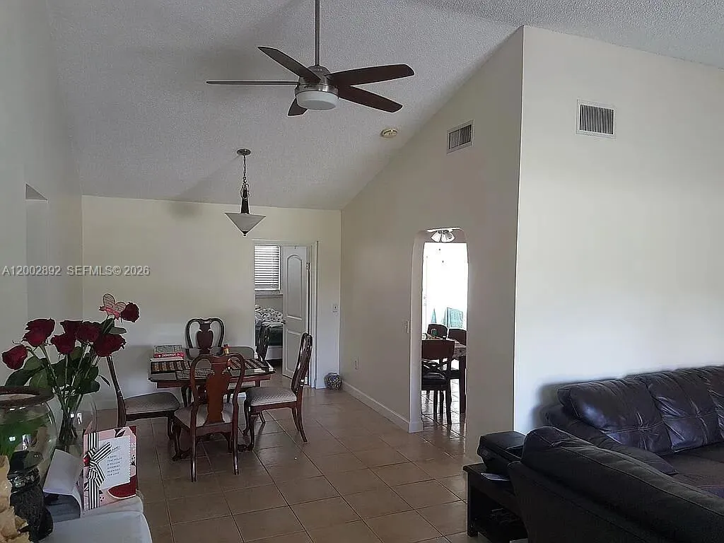 12011 NW 33rd St, Sunrise FL 33323