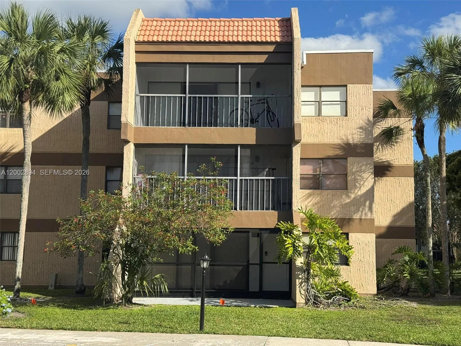240 Lakeview Dr # 112, Weston FL 33326