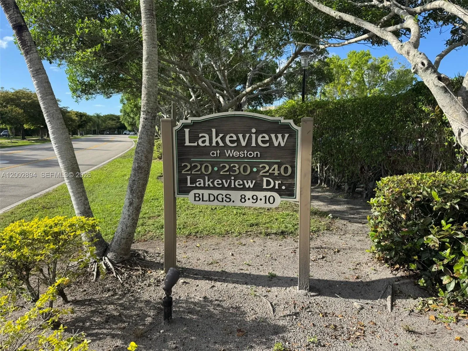 240 Lakeview Dr # 112, Weston FL 33326