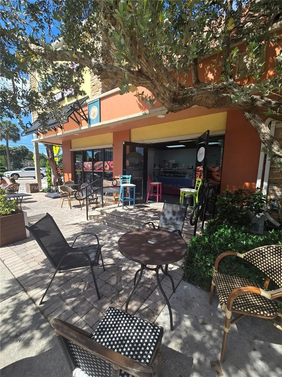 899 E PALMETTO PARK RD, Boca Raton FL 33432