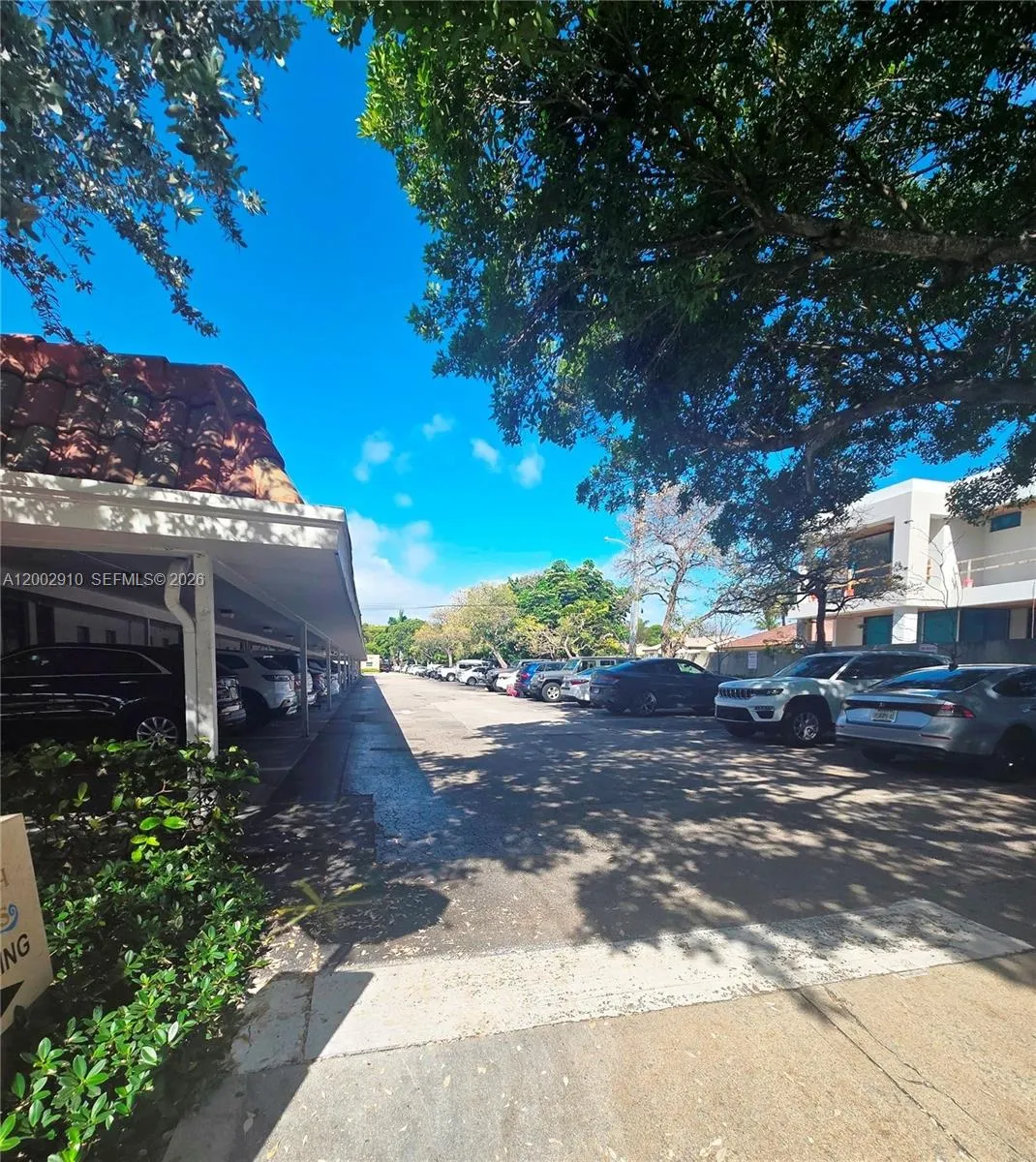 899 E PALMETTO PARK RD, Boca Raton FL 33432