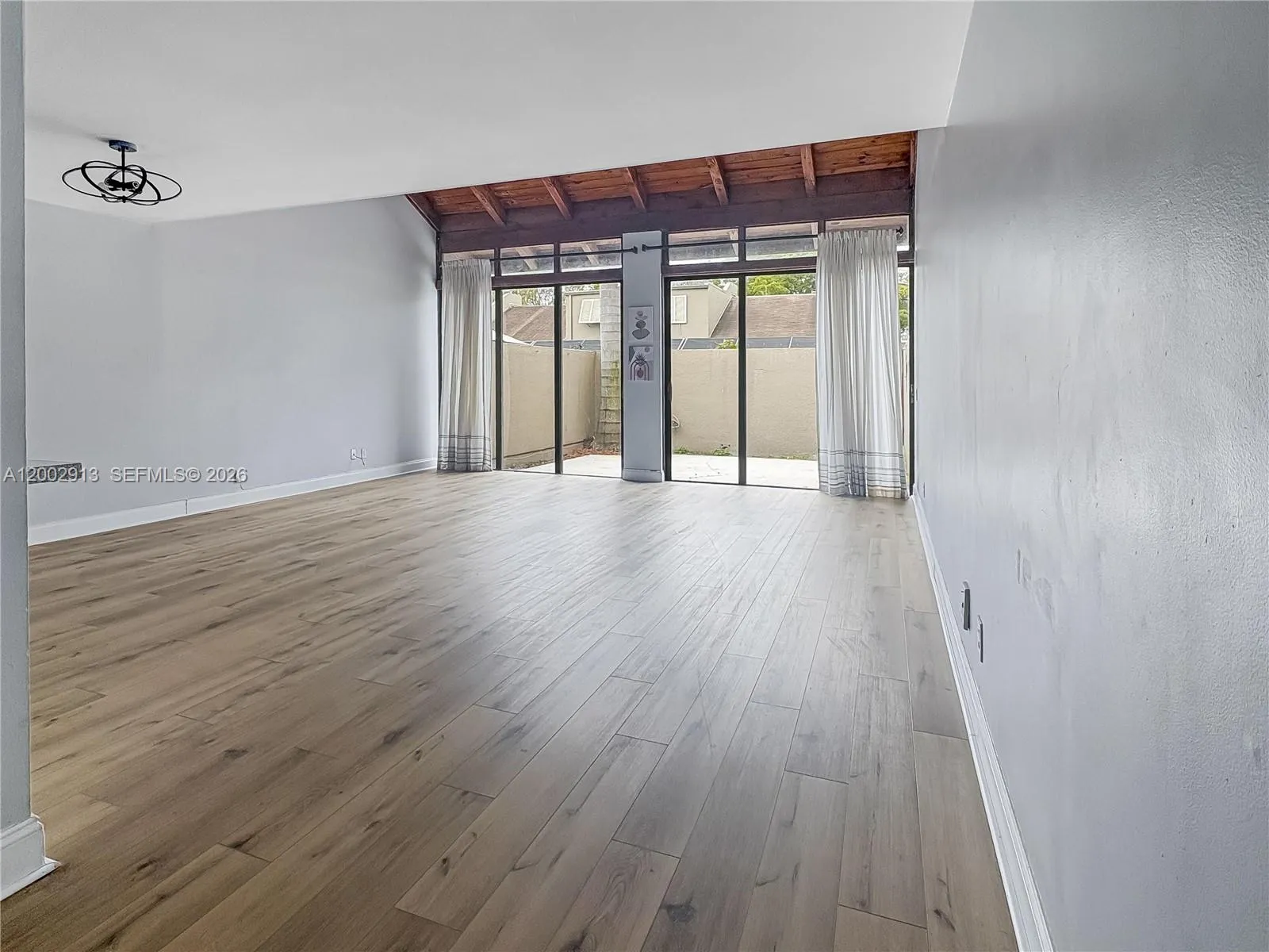 1180 Windward Dr, Pembroke Pines FL 33026