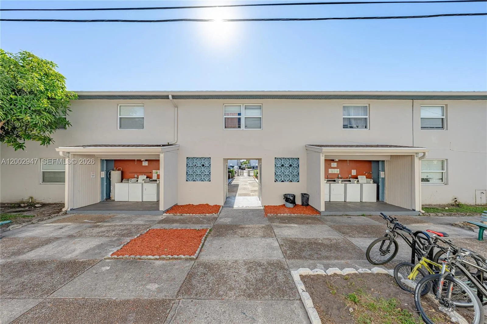 939 Magnolia DRIVE # L, Lake Park FL 33403