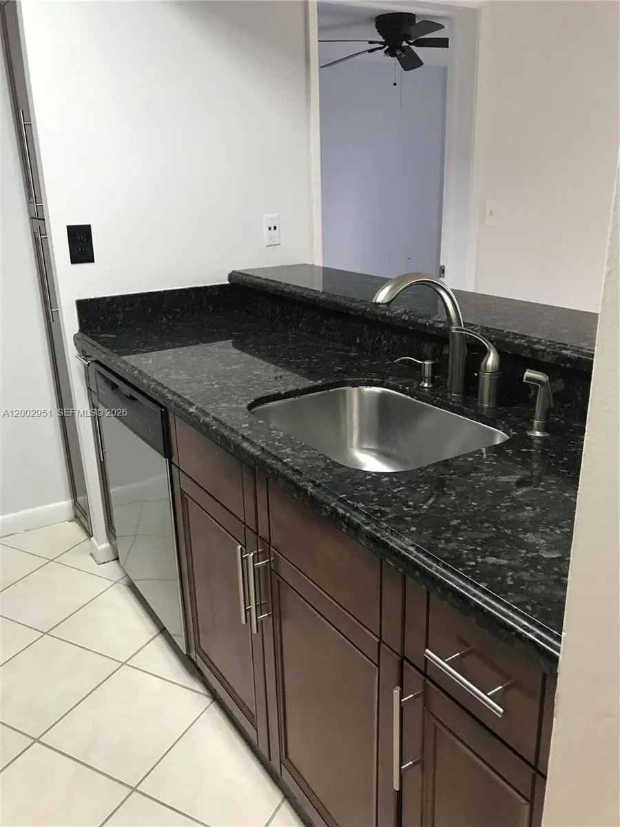 7075 NW 186th St # C408, Hialeah FL 33015