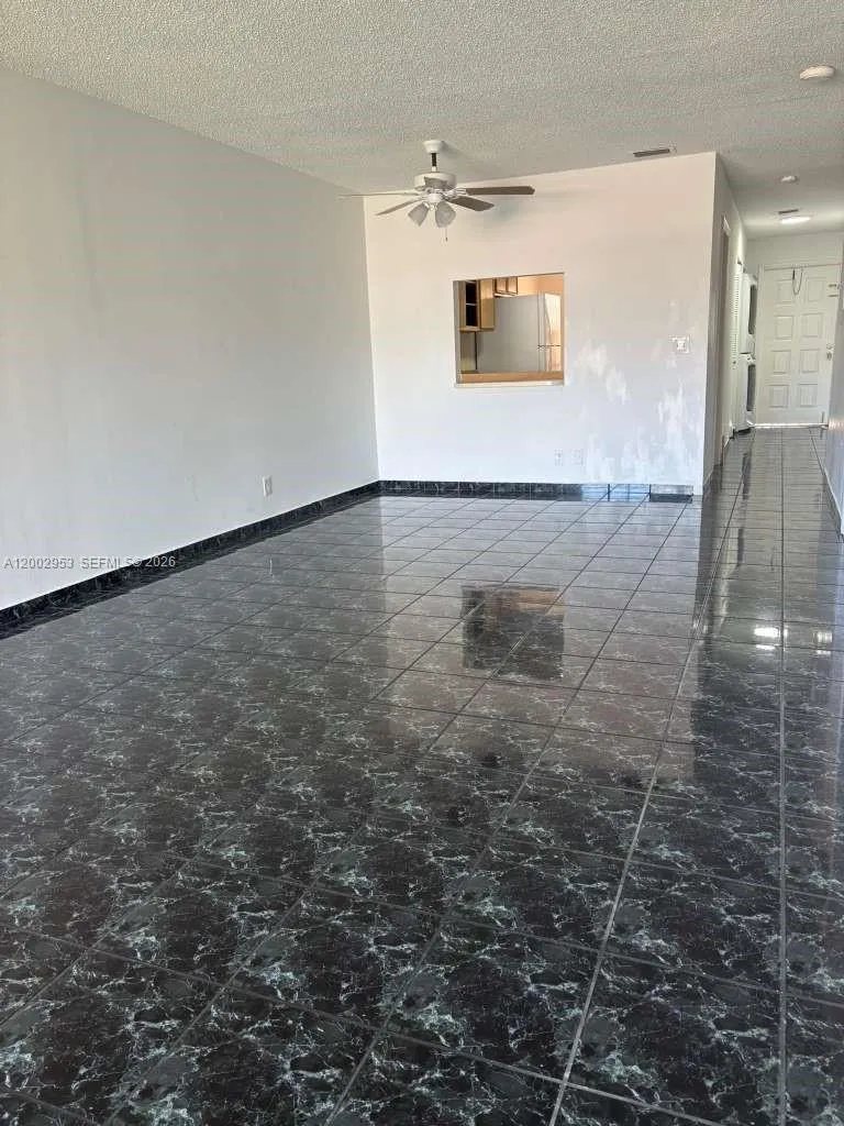 5937 Forest Hill Blvd # 204, West Palm Beach FL 33415