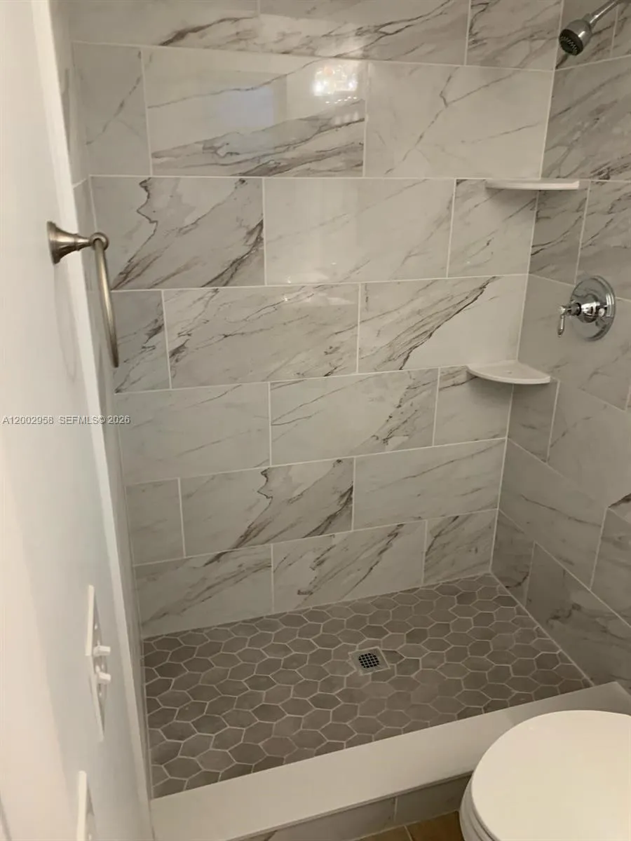 2051 NE 25th Ave, Pompano Beach FL 33062