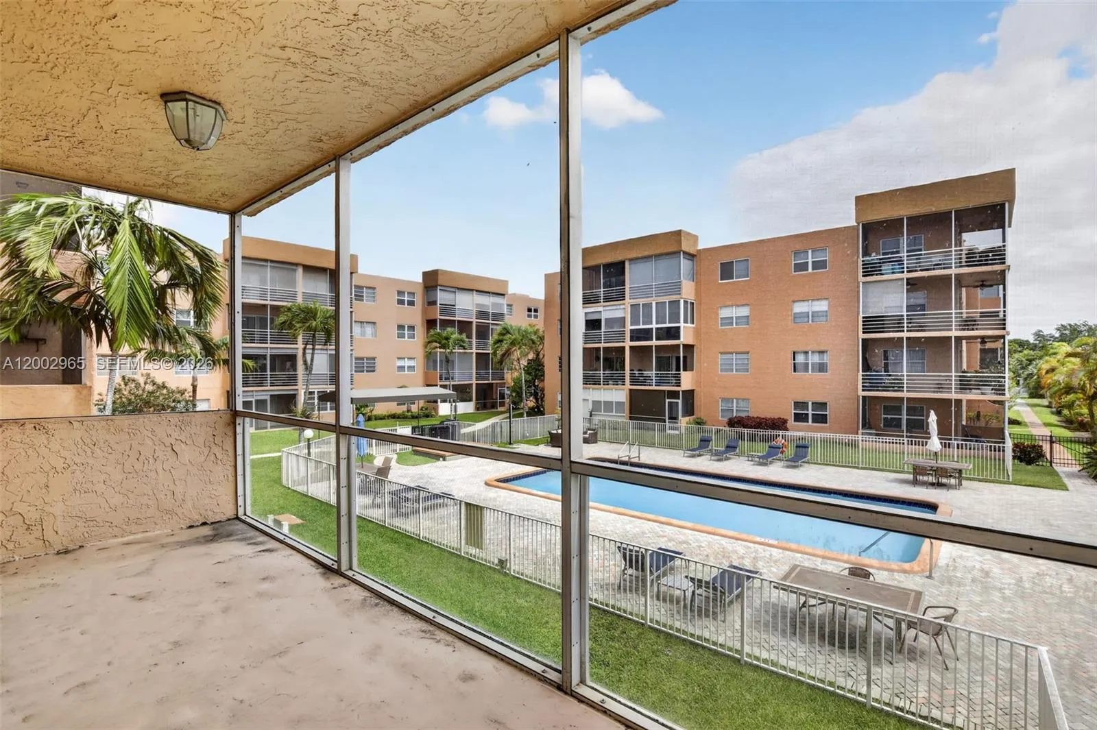 3048 E Sunrise Lakes Dr # 221, Sunrise FL 33322