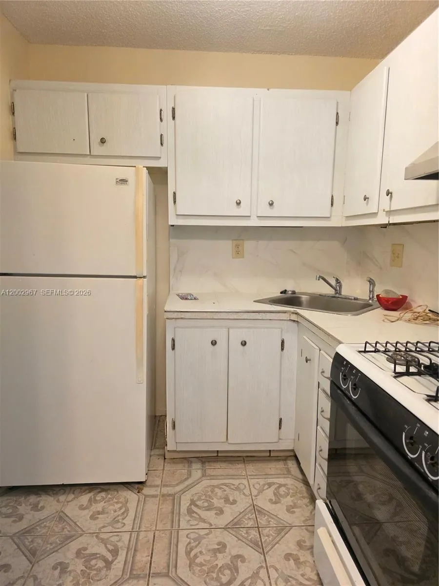 135 NE 202nd Ter # N4, Miami Gardens FL 33179