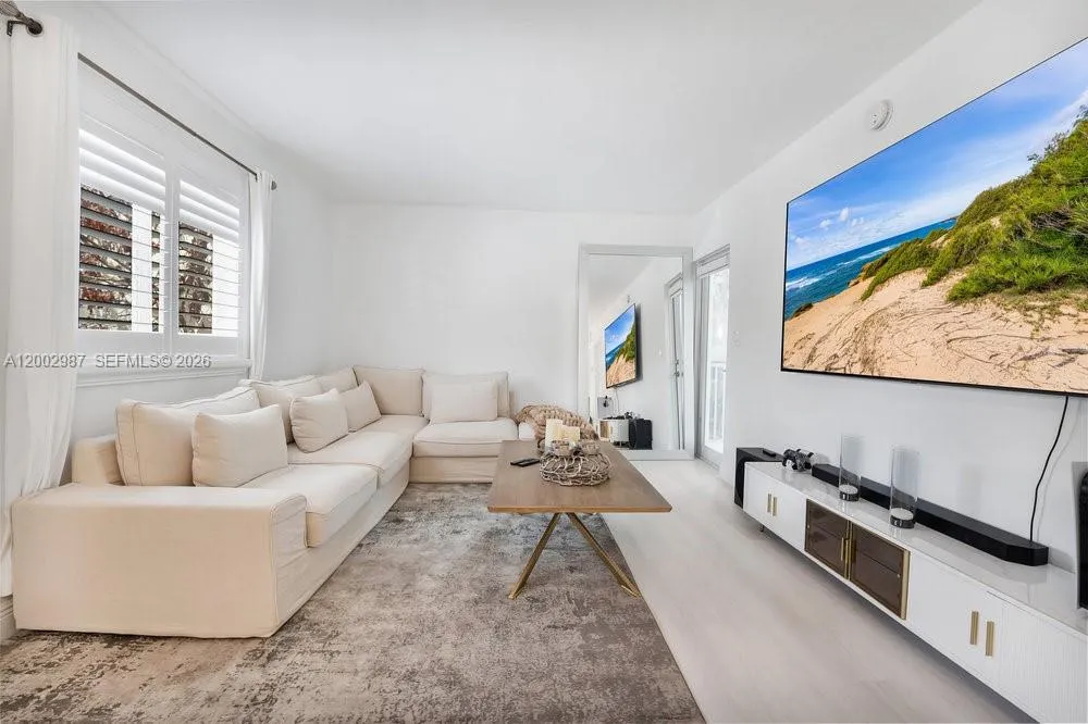 240 Galen Dr # 112, Key Biscayne FL 33149