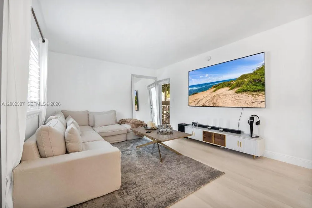 240 Galen Dr # 112, Key Biscayne FL 33149