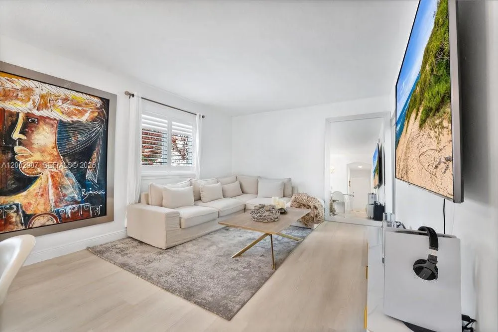 240 Galen Dr # 112, Key Biscayne FL 33149