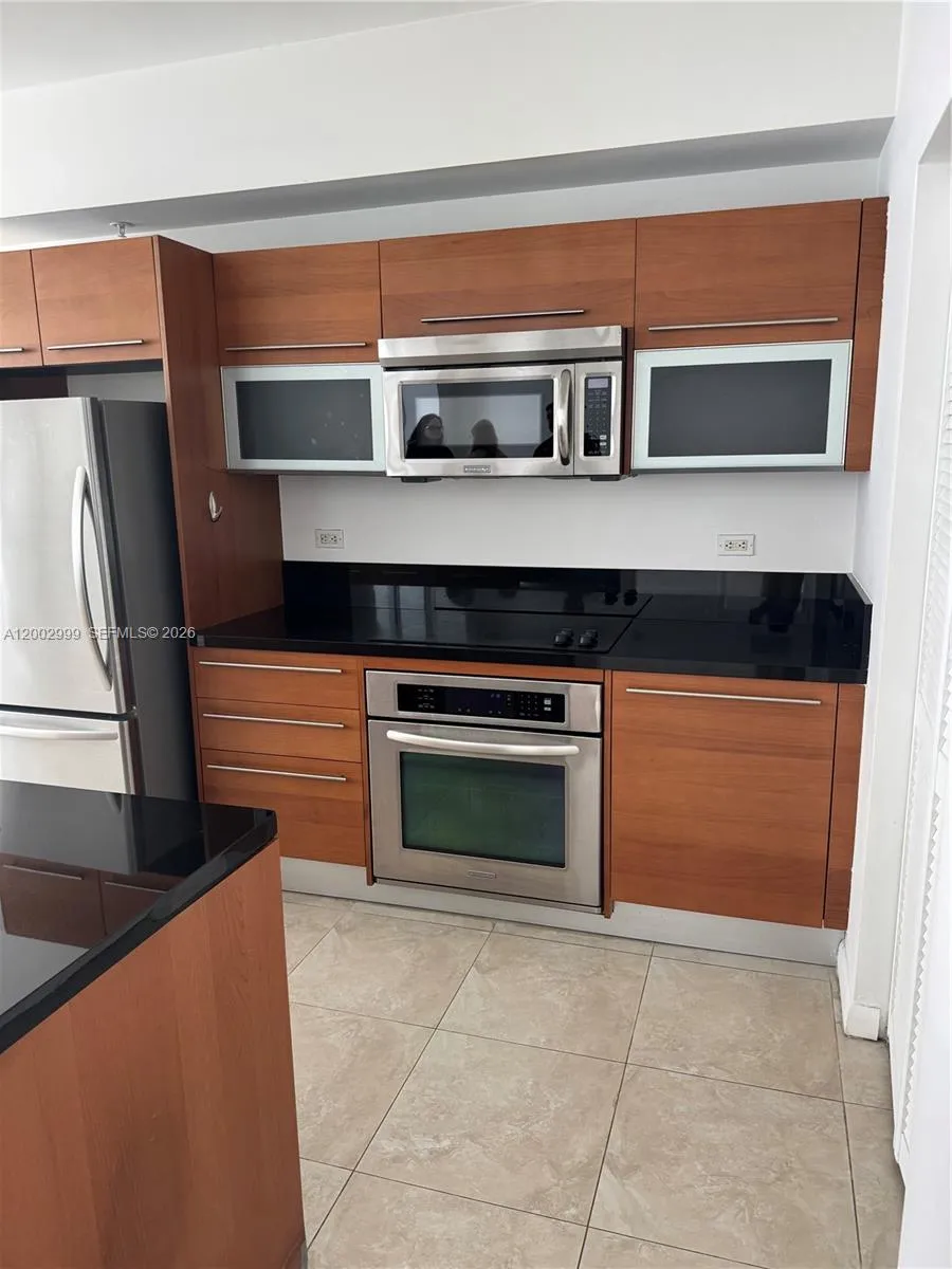 253 NE 2nd St # 1108, Miami FL 33132