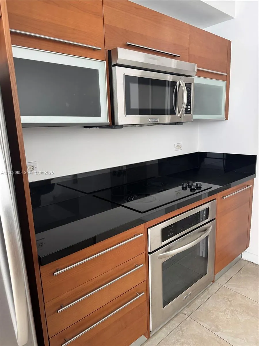 253 NE 2nd St # 1108, Miami FL 33132