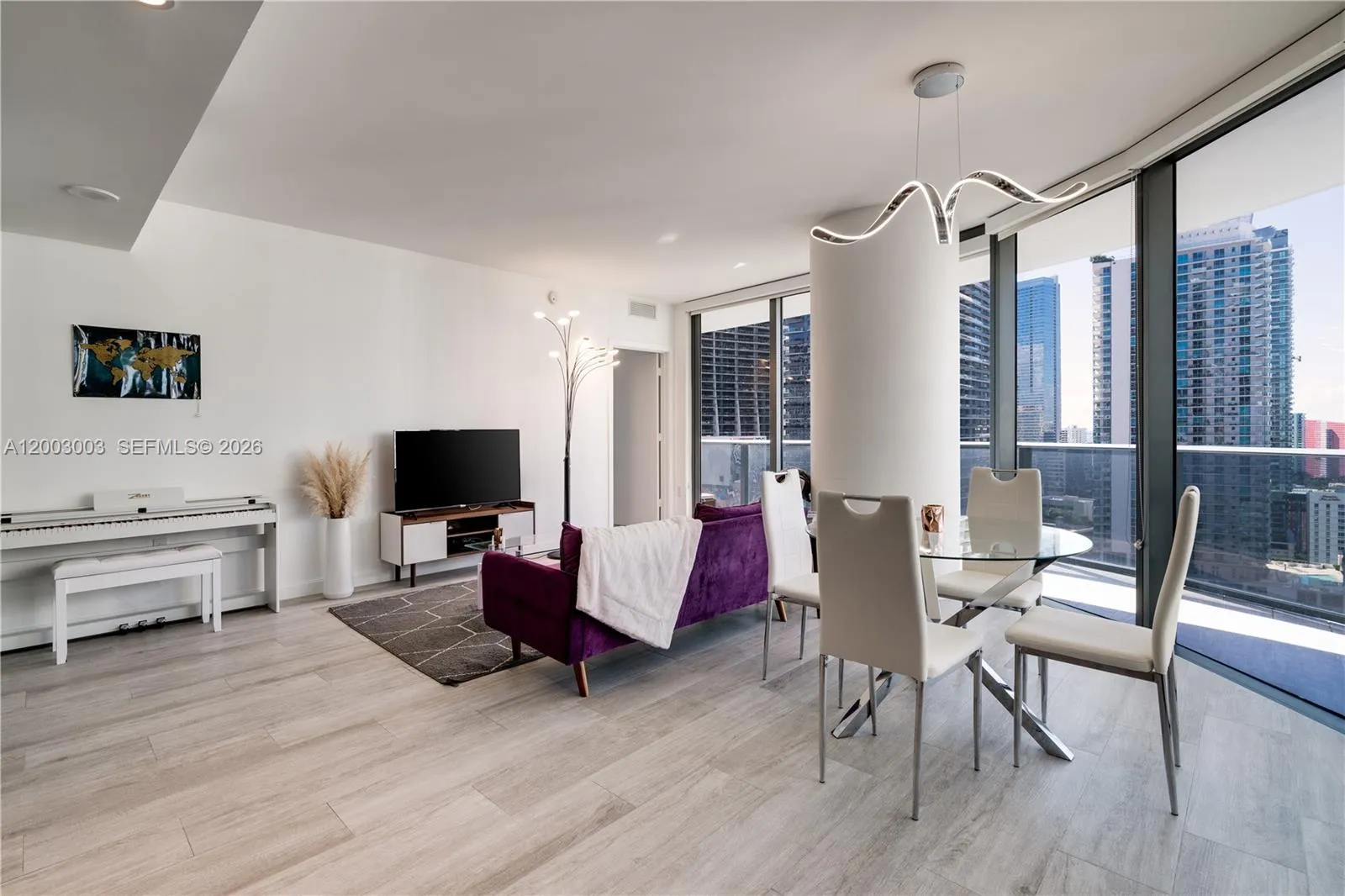 45 SW 9th St # 2306, Miami FL 33130