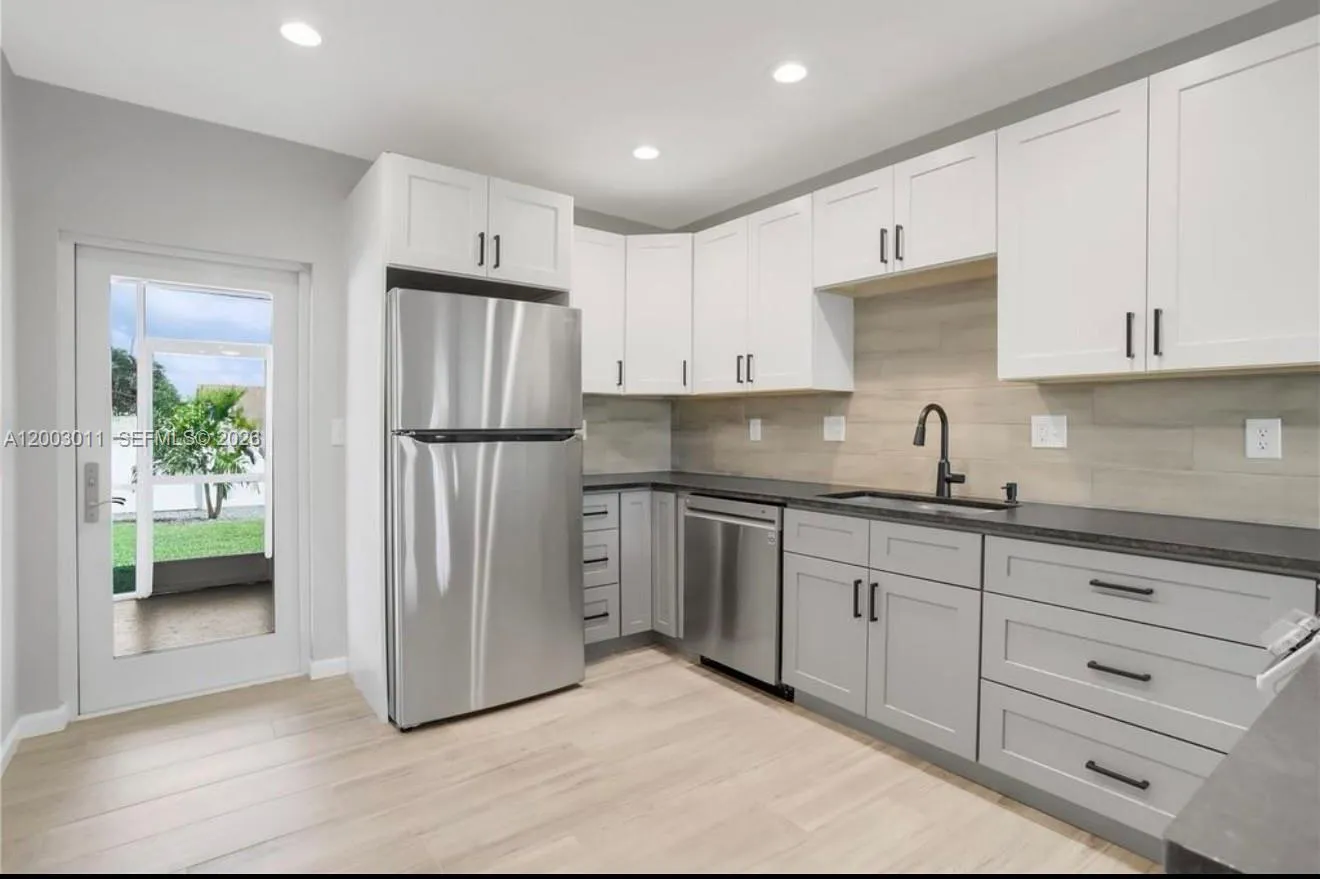 2550 N Dixie Hwy # 2570, Boca Raton FL 33431