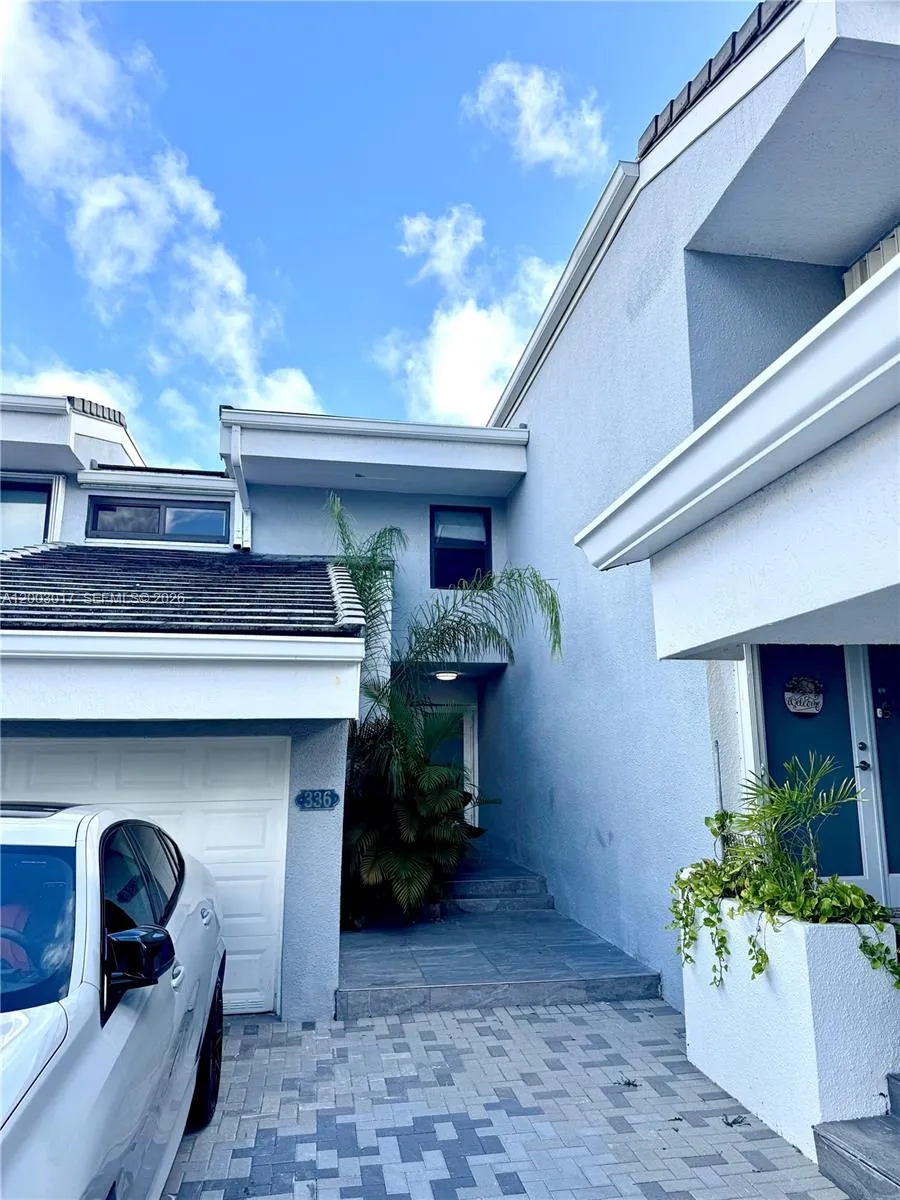 336 Poinciana Dr # 1008, Sunny Isles Beach FL 33160